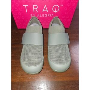 Traq by Alegria Qwik Peeps Slip-On Smart Walking Shoe Khaki Women's US 6.5-7